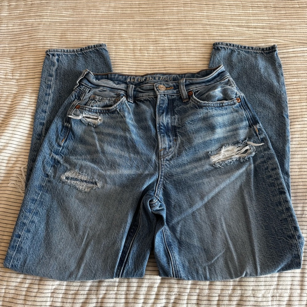 American Eagle Distressed Blue Jeans